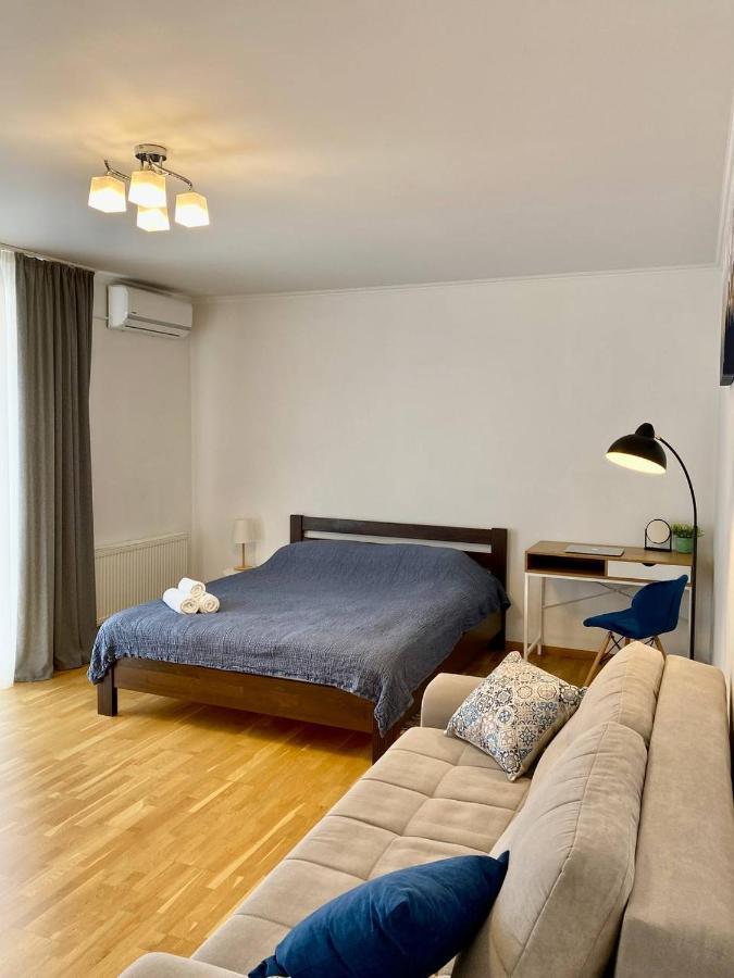 Cozy Apartment Next To The Park Тернопил Екстериор снимка